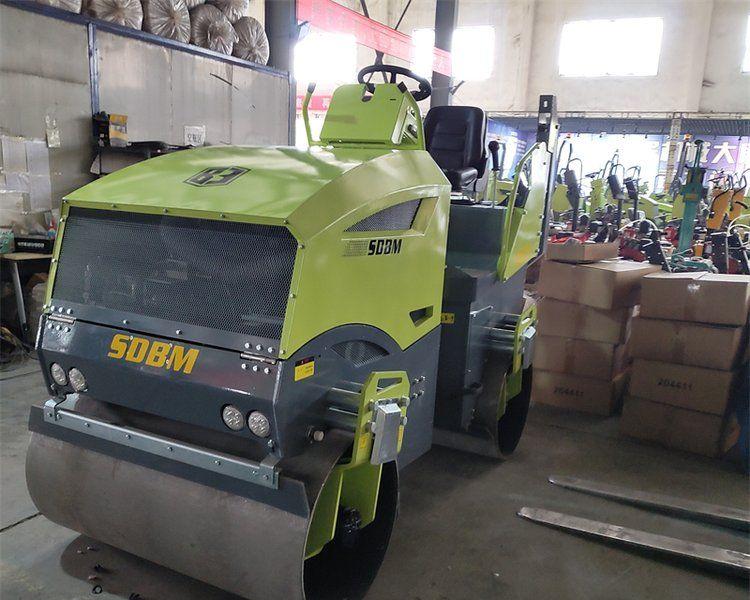 擼起袖子加油干！小型壓路機(jī)企業(yè)讓創(chuàng)新發(fā)揮最大的生產(chǎn)力！