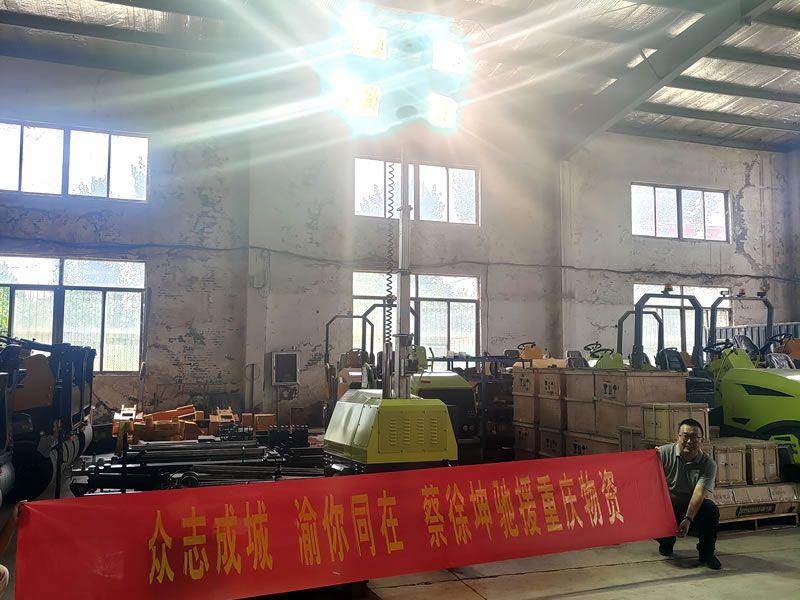 蔡徐坤為重慶捐贈奔馬照明車等救災(zāi)物資，傳遞偶像正能量