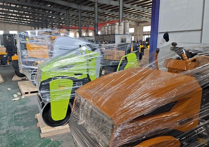 持續(xù)交貨中！奔馬小型壓路機(jī)出口發(fā)貨