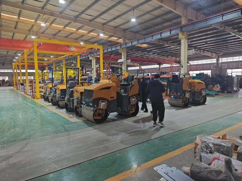 小型壓路機(jī)價格不能盲從，先把知識來學(xué)起！