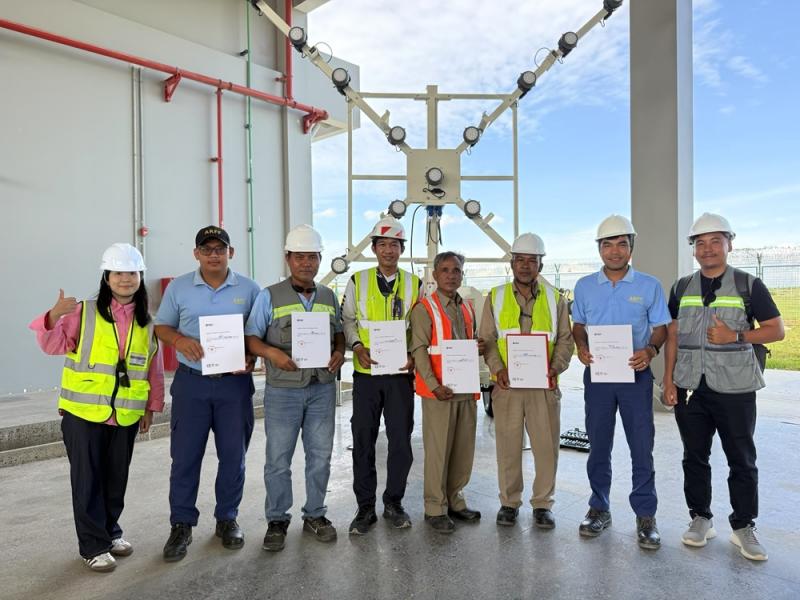 機(jī)場照明車在柬埔寨機(jī)場驗(yàn)收合格投入使用